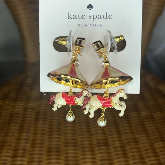 ♠️kate spade Winter Wonderland 3D Carousel Statement Dangling Earrings, NWT - Picture 5 of 14